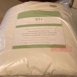 Wexley Home Down Alternative Comforter